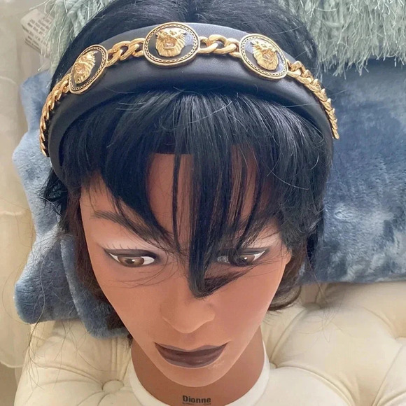 V style hair accessories